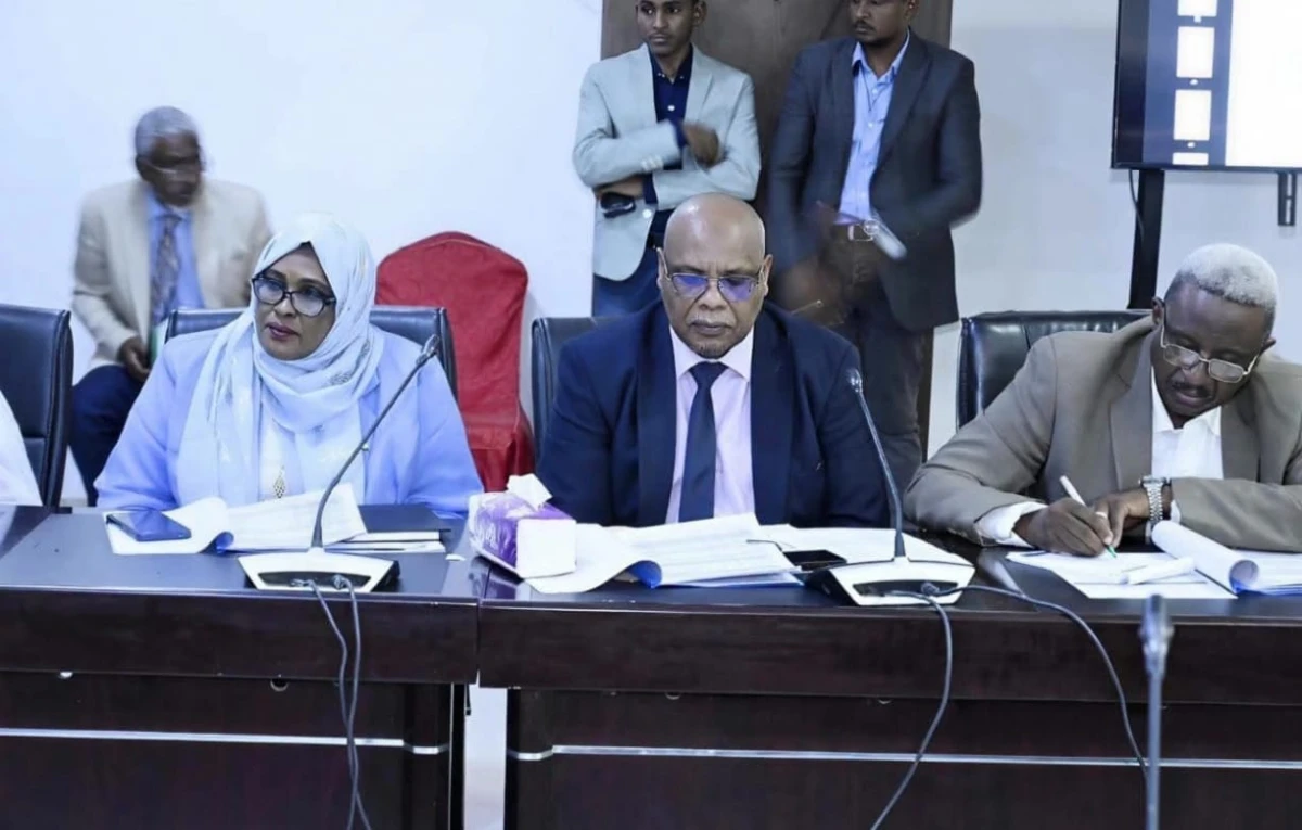 مدير جامعة الإمام المهدي يشارك في إجتماع لجنة القبول الكبري برئاسة وزير التعليم العالي