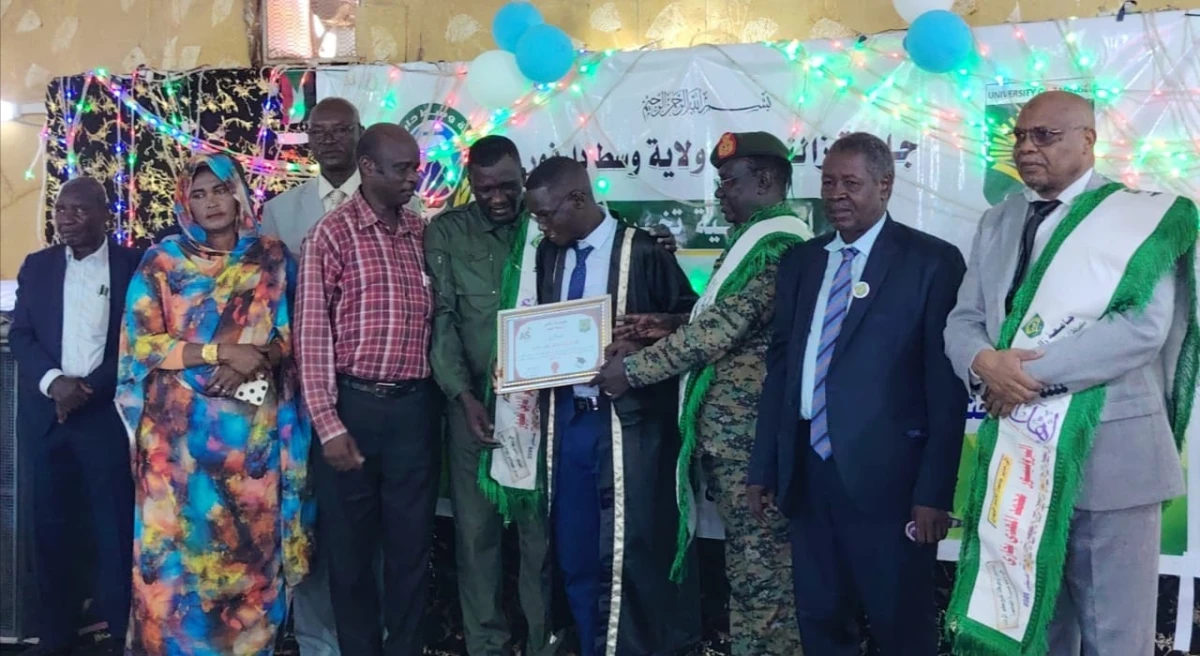 The governors of White Nile and Central Darfur states witness the graduation ceremony of new cohorts from the medical colleges of Zalingei University in White Nile Stat